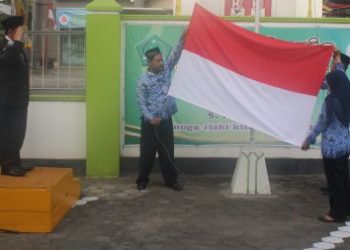 Kemenag Kendal Gelar Upacara HUT Kemerdekaan RI Ke 71