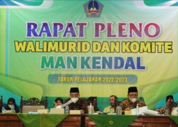 Rapat Pleno Komite MAN Kendal dan Wali Murid