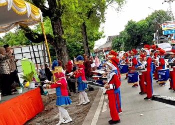 ASN Kemenag Sambut Pawai Keagamaan