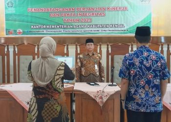 Penandatanganan Perkin dan Pakta Integritas Kemenag Kedal