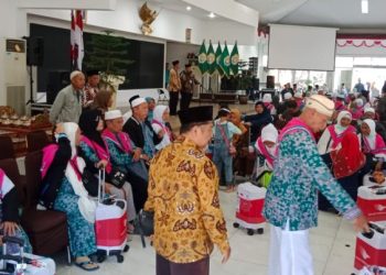 Jamaah Haji Kendal Kloter 13 dan 14 Tiba di Tanah Air