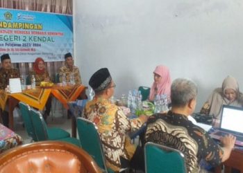 MTs N 2 Kendal Ikuti Pendampingan IKM Berbasis Komunitas