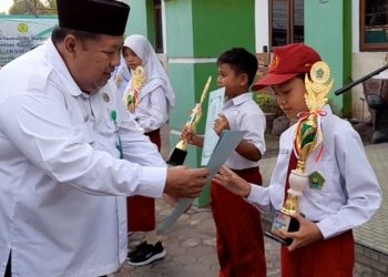 Penyerahan Piala Juara KSM Tingkat Kab Kendal
