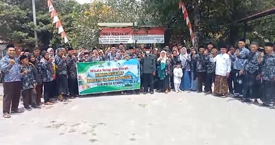 Penyuluh Agama Dampingi Ziarah dan Silaturahim Mualaf MUI Kabupaten Kendal