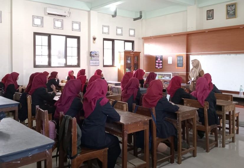 Penyuluh Kota Kendal Ingatkan Bahaya Nikah Usia Dini