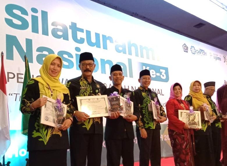 Luar Biasa, Pengawas Madrasah Kabupaten Kendal Raih Anugrah Nasional pada Silatnas-3 Tahun 2025