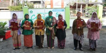 HUT RI ke 77, ASN Kemenag Kendal Dianugerahi Satyalancana