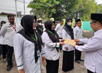 Apel Pagi, 4 ASN Kemenag Kendal Terima SK