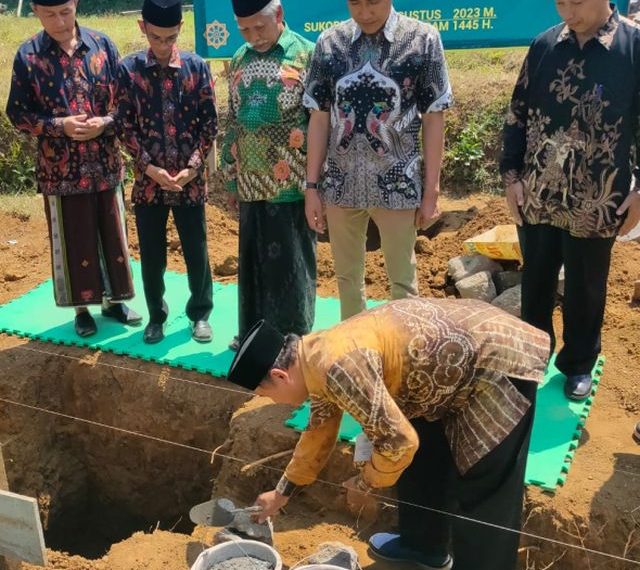 Peletakan Batu Pertama Pembangunan Mushola MTs NU 13 Arrahmat