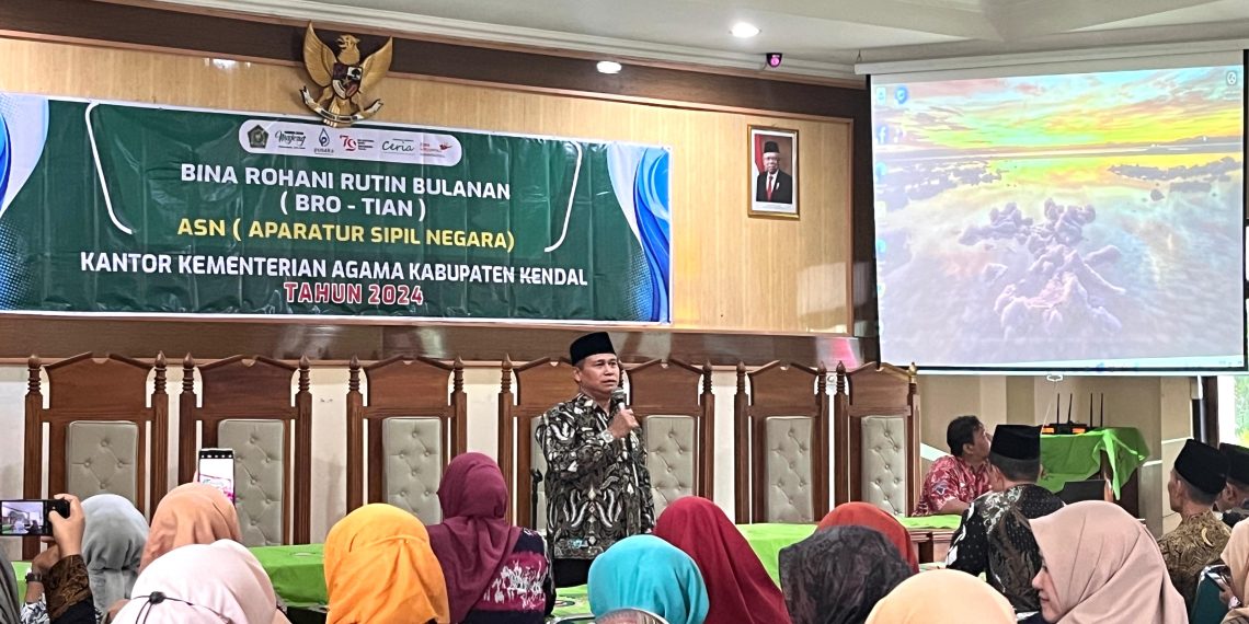 Tingkatkan Integritas Pegawai, Kankemenag Kendal Adakan Bina Rohani Rutin Bulanan (BRO-TIAN)
