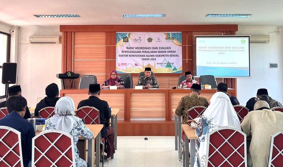 Kepala Kankemenag Kendal Tegaskan Keamanan Jamaah Umrah Saat Pimpin Rapat Bersama PPIU