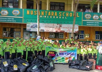 MIN 1 Kendal Turut Menyukseskan World Cleanup Day 2024