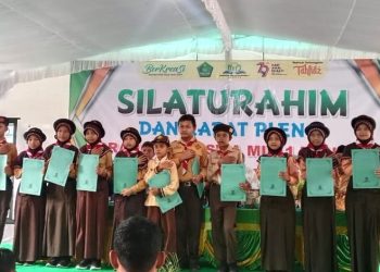 12 Siswa MIN 1 Kendal Lulus Ujian Tasmi’ Juz 30 Bil Ghoib