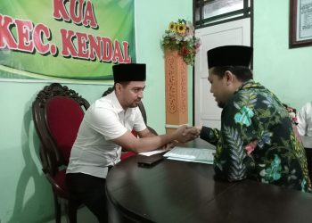Ucap Syahadat, WNA Guatemala Resmi Menjadi Mualaf di KUA Kendal