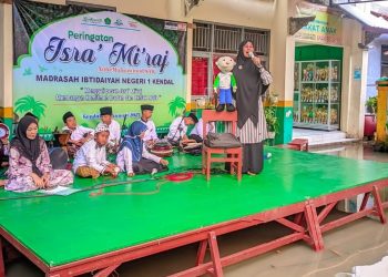 Peringatan Isra’ Mi’raj MIN 1 Kendal Bersama Kak Ros dan Abon