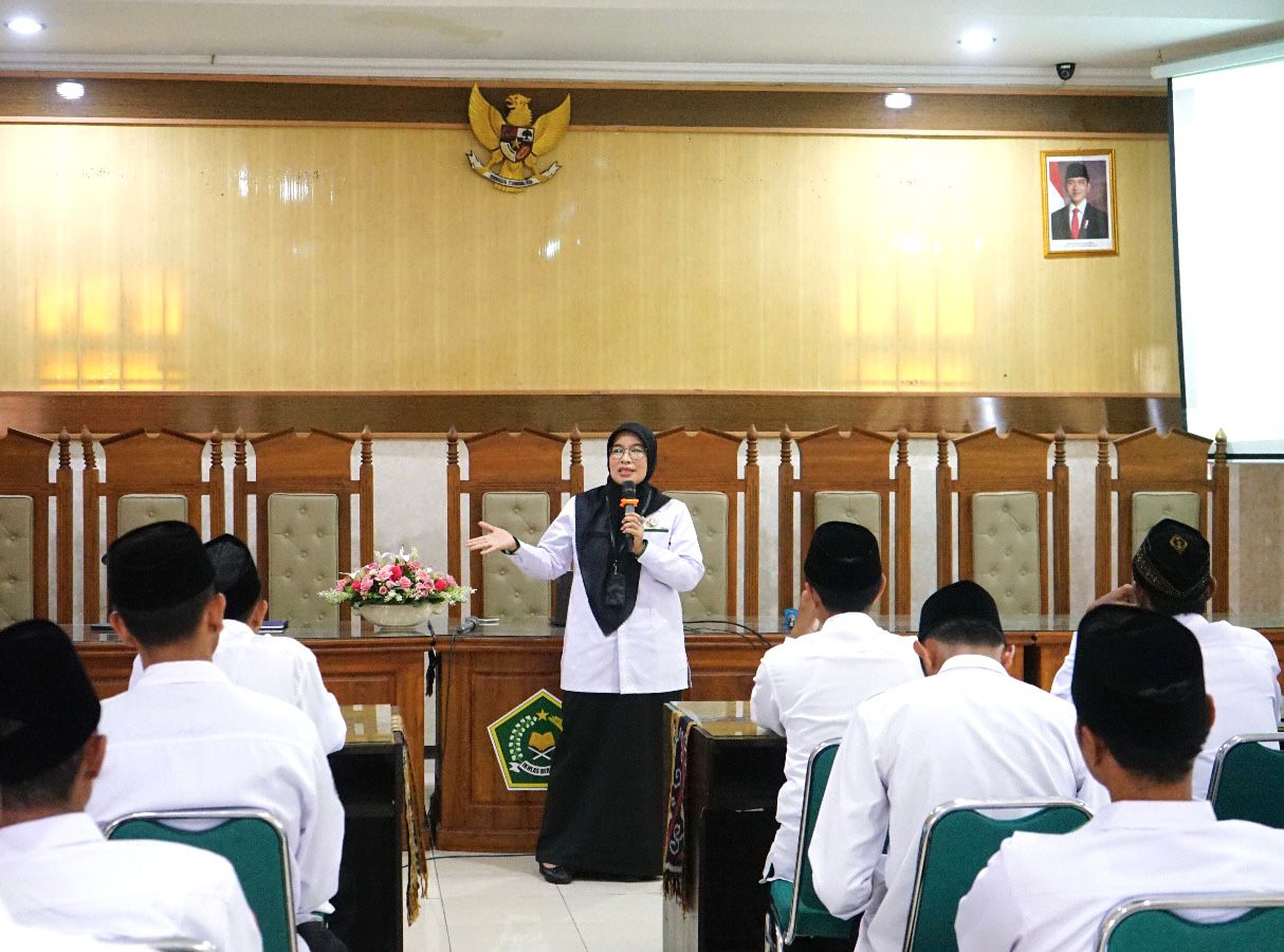 Kasubbag TU Berikan Materi Etika Birokrasi pada Pembekalan dan Pembinaan PPPK Tahap II