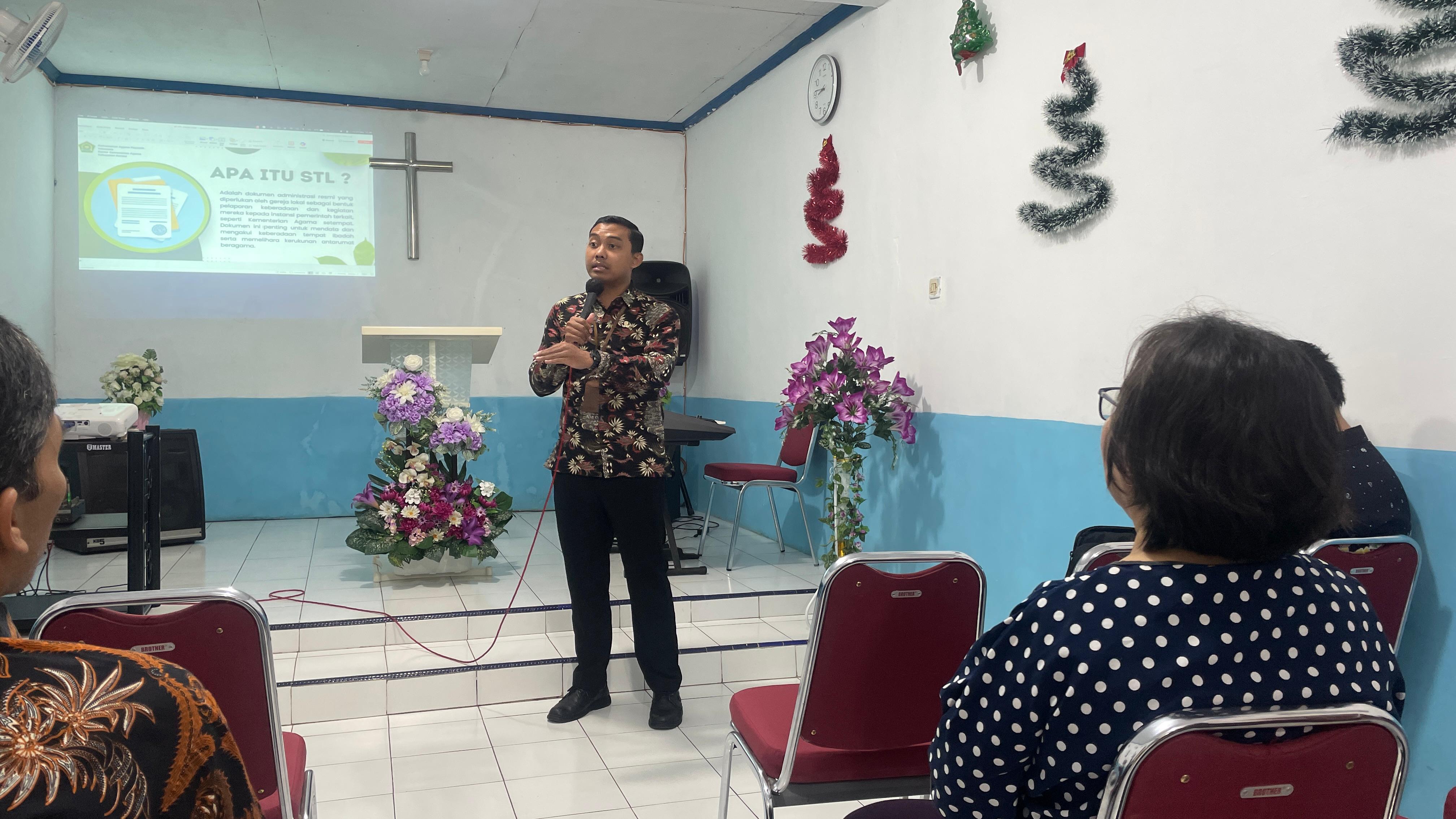 Kankemenag Kendal Perkuat Kerukunan, Gelar Penyuluhan Moderasi Beragama untuk Pendeta dan Jemaat Gereja di Wilayah Sukorejo