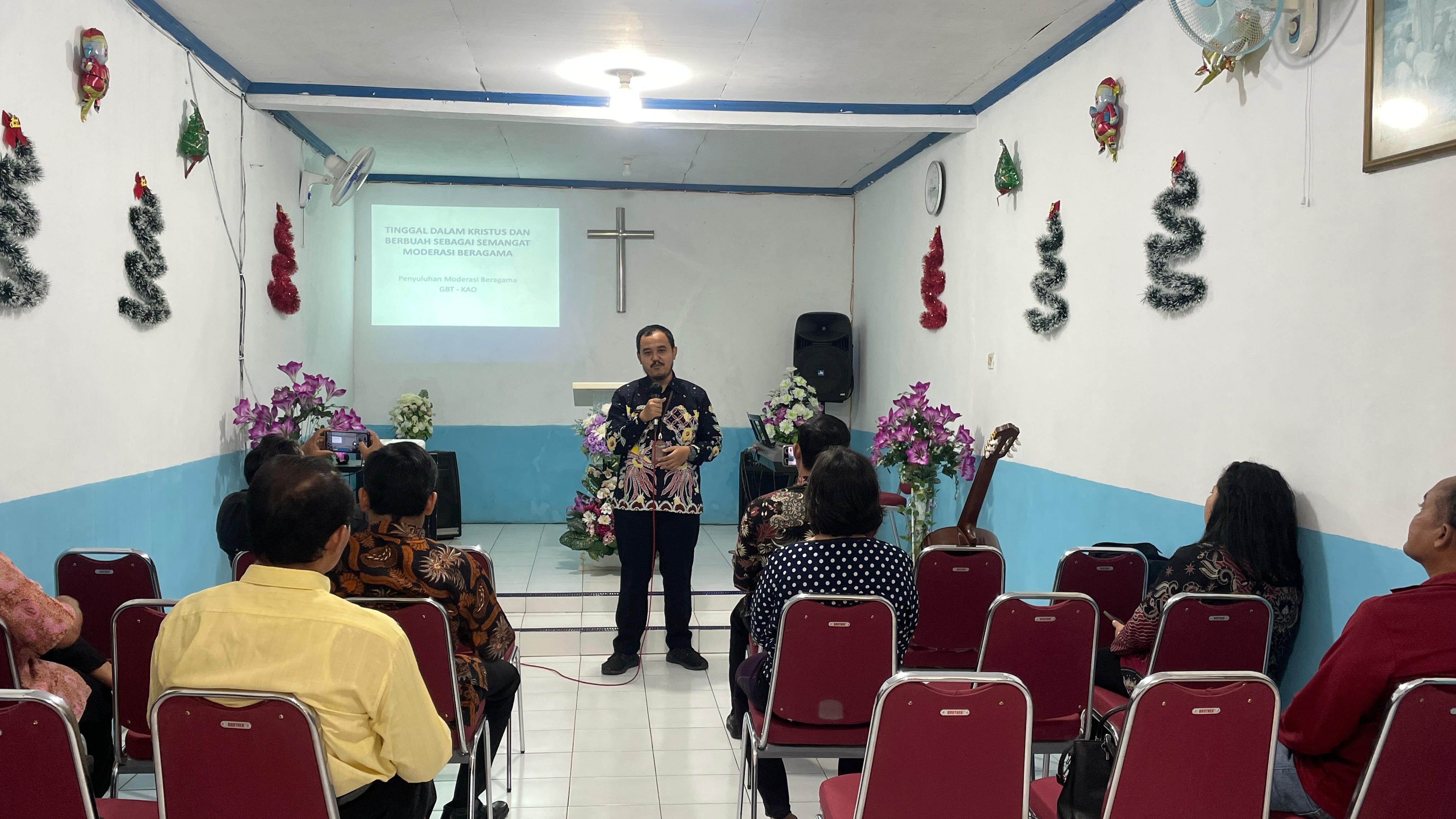 Kankemenag Kendal Perkuat Kerukunan, Gelar Penyuluhan Moderasi Beragama untuk Pendeta dan Jemaat Gereja di Wilayah Sukorejo