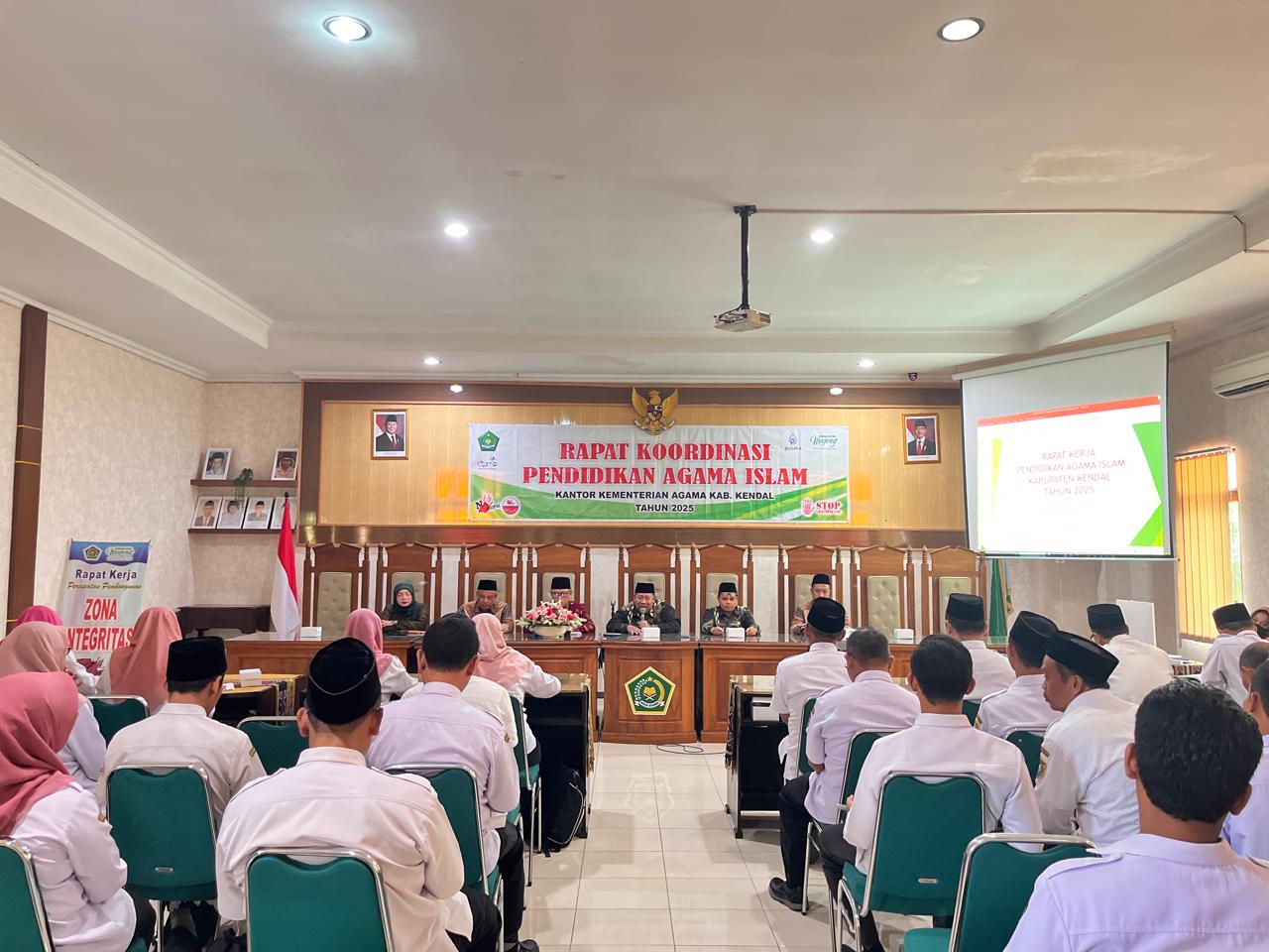 Seksi Pendidikan Agama Islam Selenggarakan Rakor Bahas Evaluasi PPG, TPG, dan Program PAI 2025