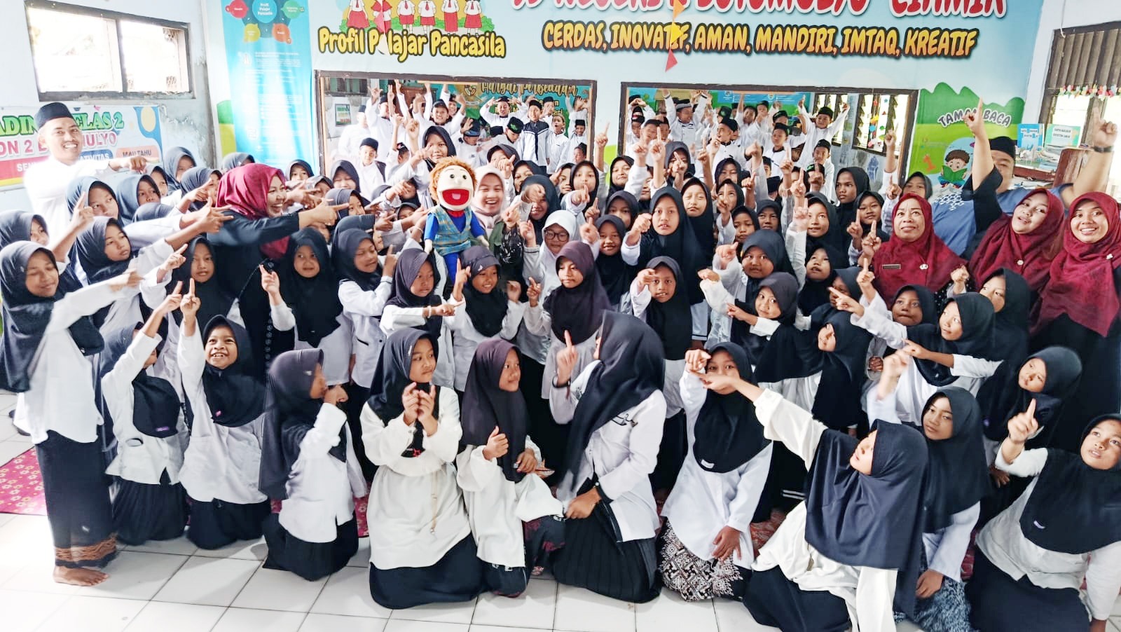 Tumbuhkan Keimanan Sejak Dini, SD Negeri 2 Botomulyo Hadirkan Dai Boneka dalam Peringatan Isra Mi’raj 1447 H