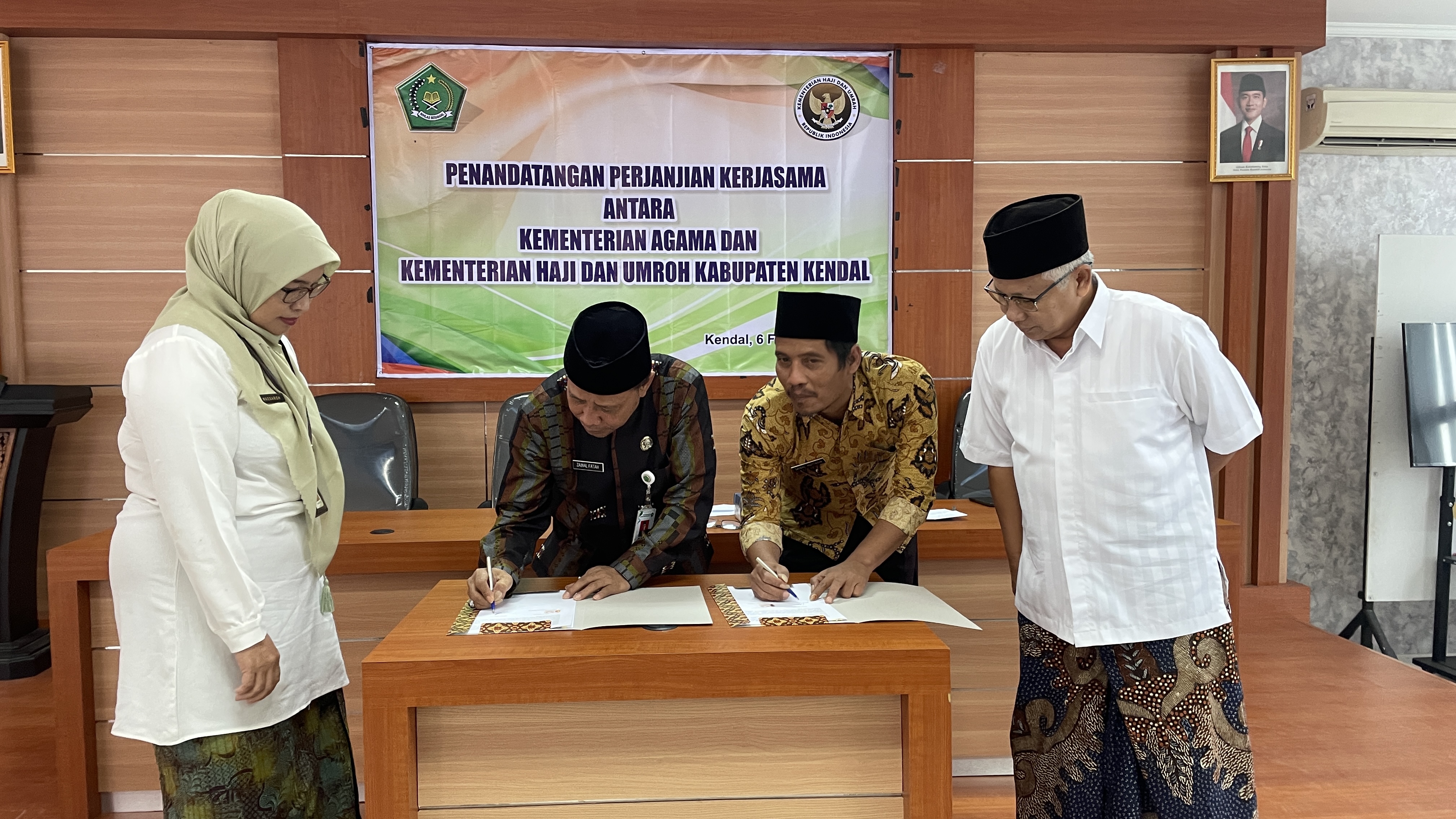 Perkuat Sinergi, Kemenag dan Kemenhaj Kendal Teken MoU Operasional Haji 2026