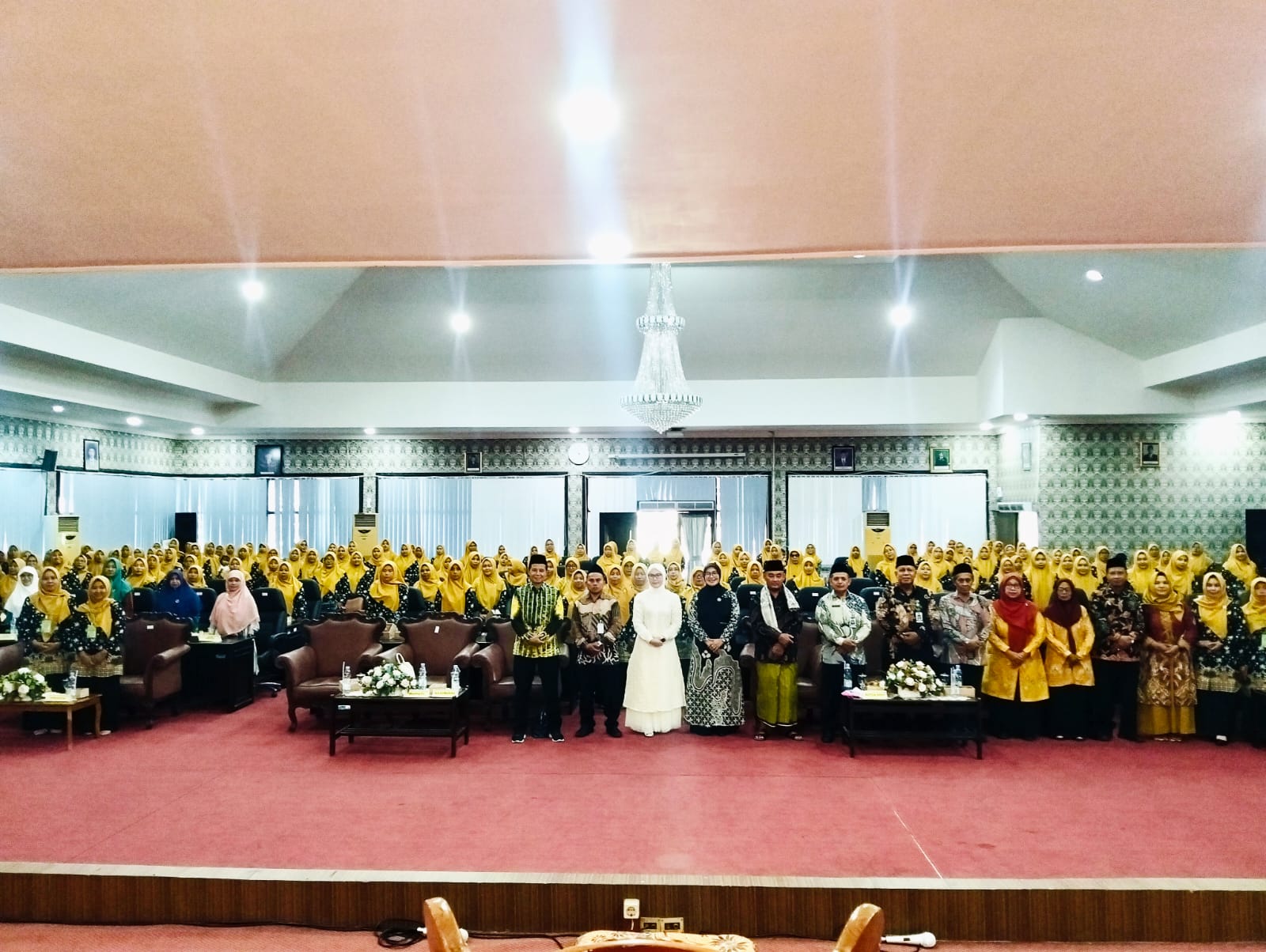 Gelar Halal bi Halal di Gedung Paripurna DPRD, Ratusan Guru RA Kendal Pererat Silaturahmi