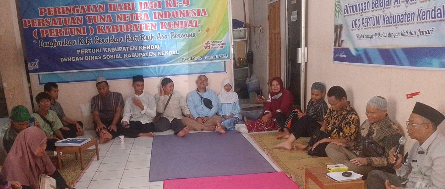 Sentuh Disabilitas Netra, Penyuluh Agama Kemenag Kendal Lakukan Pembinaan Perdana untuk PERTUNI Kendal