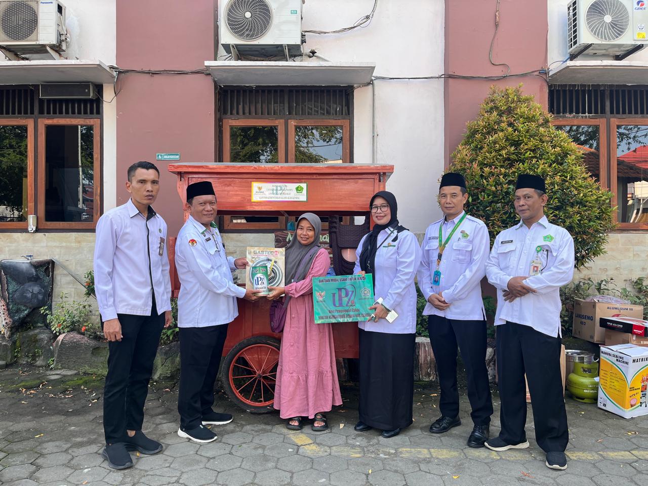 Kemenag Kendal Salurkan Bantuan Usaha Produktif, 11 Penerima Manfaat Terima Dukungan Modal
